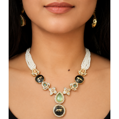 Hiraola's Product Image