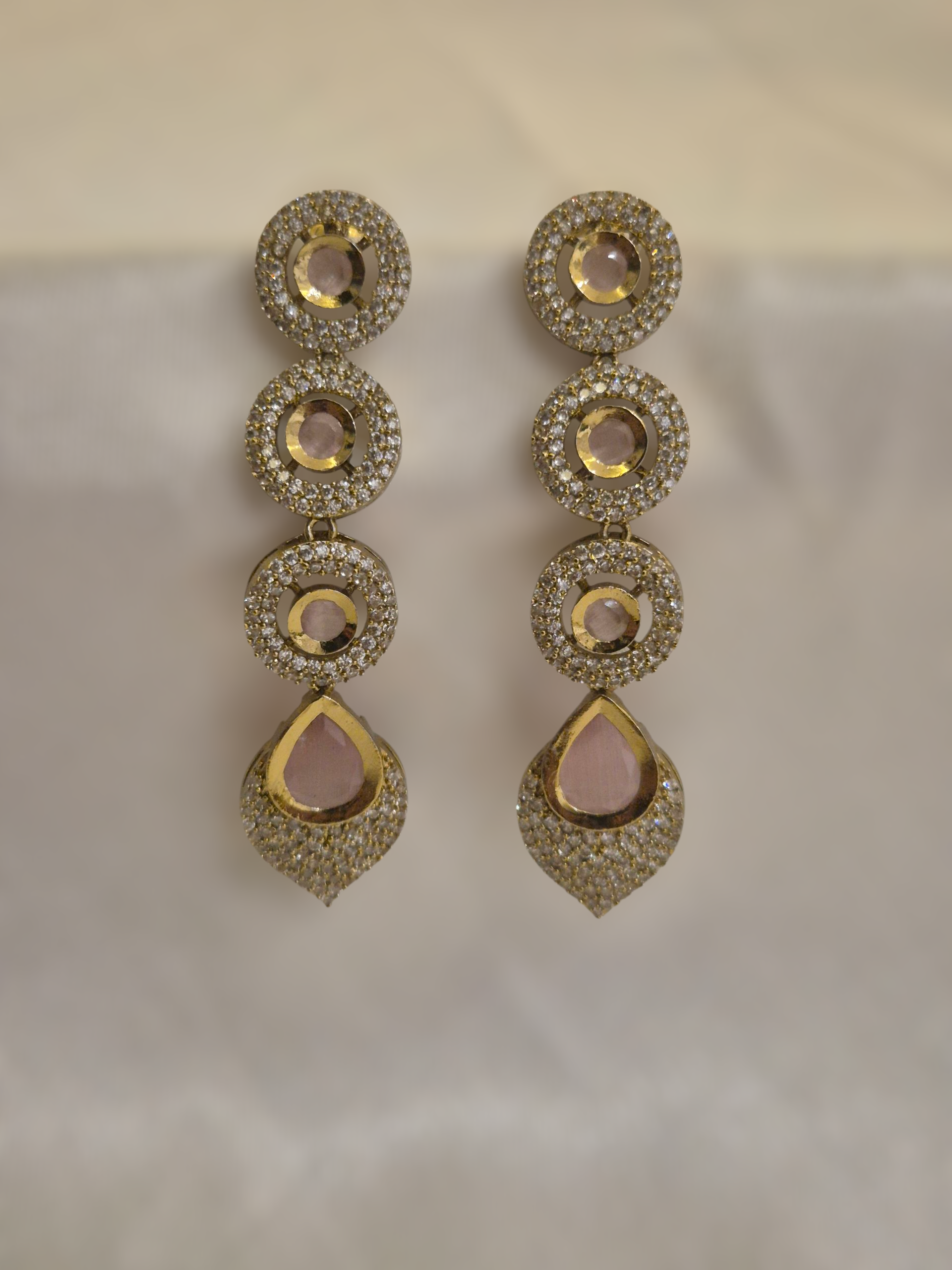 Hiraola's Product Image