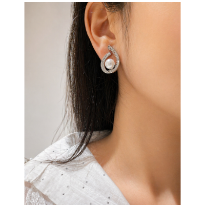 Hiraola's Product Image