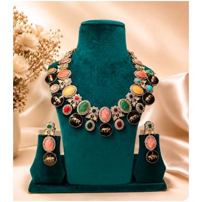 Hiraola's Product Image