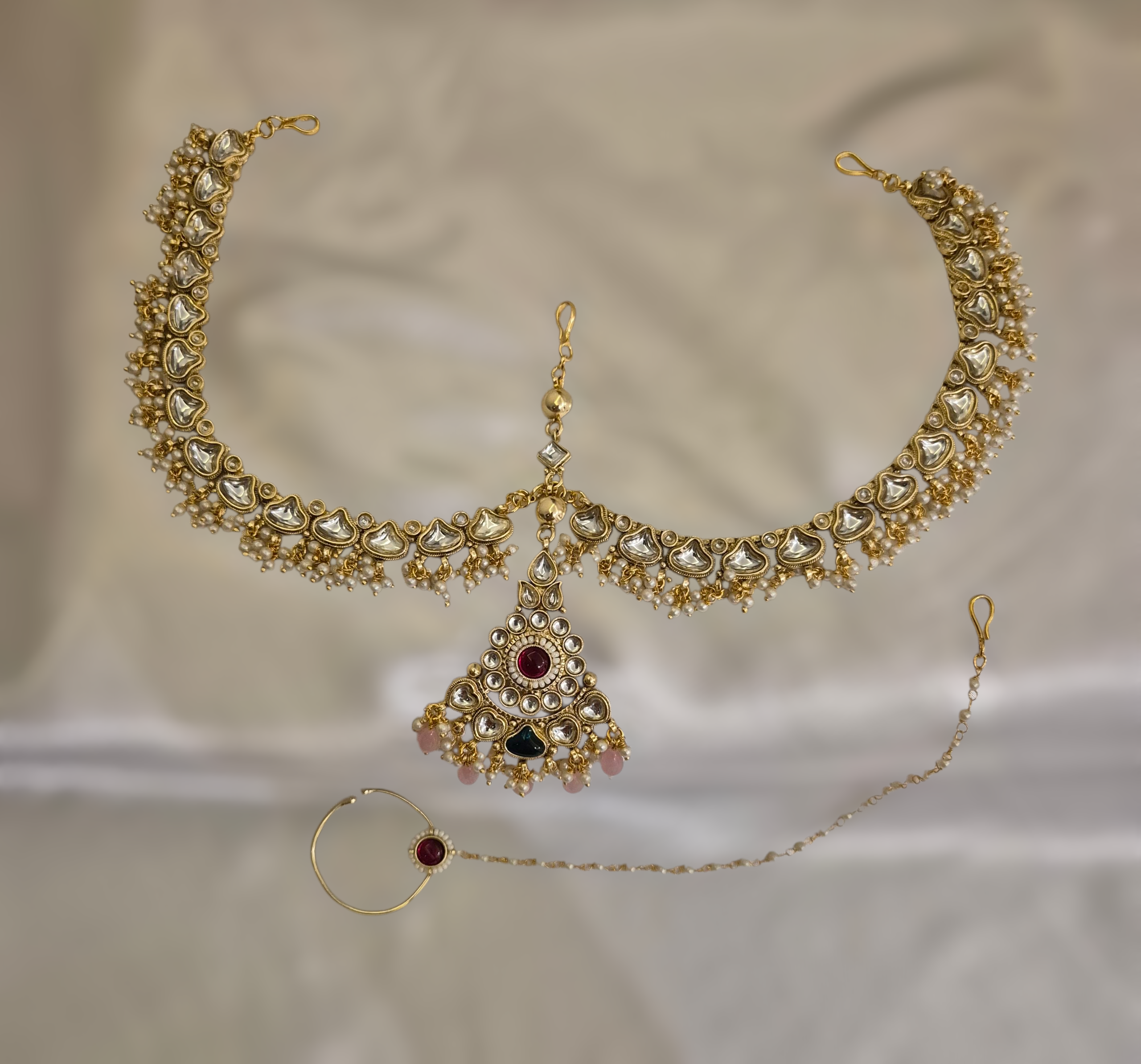Hiraola's Product Image