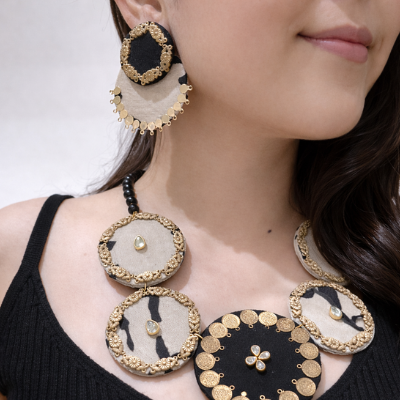 Hiraola's Product Image