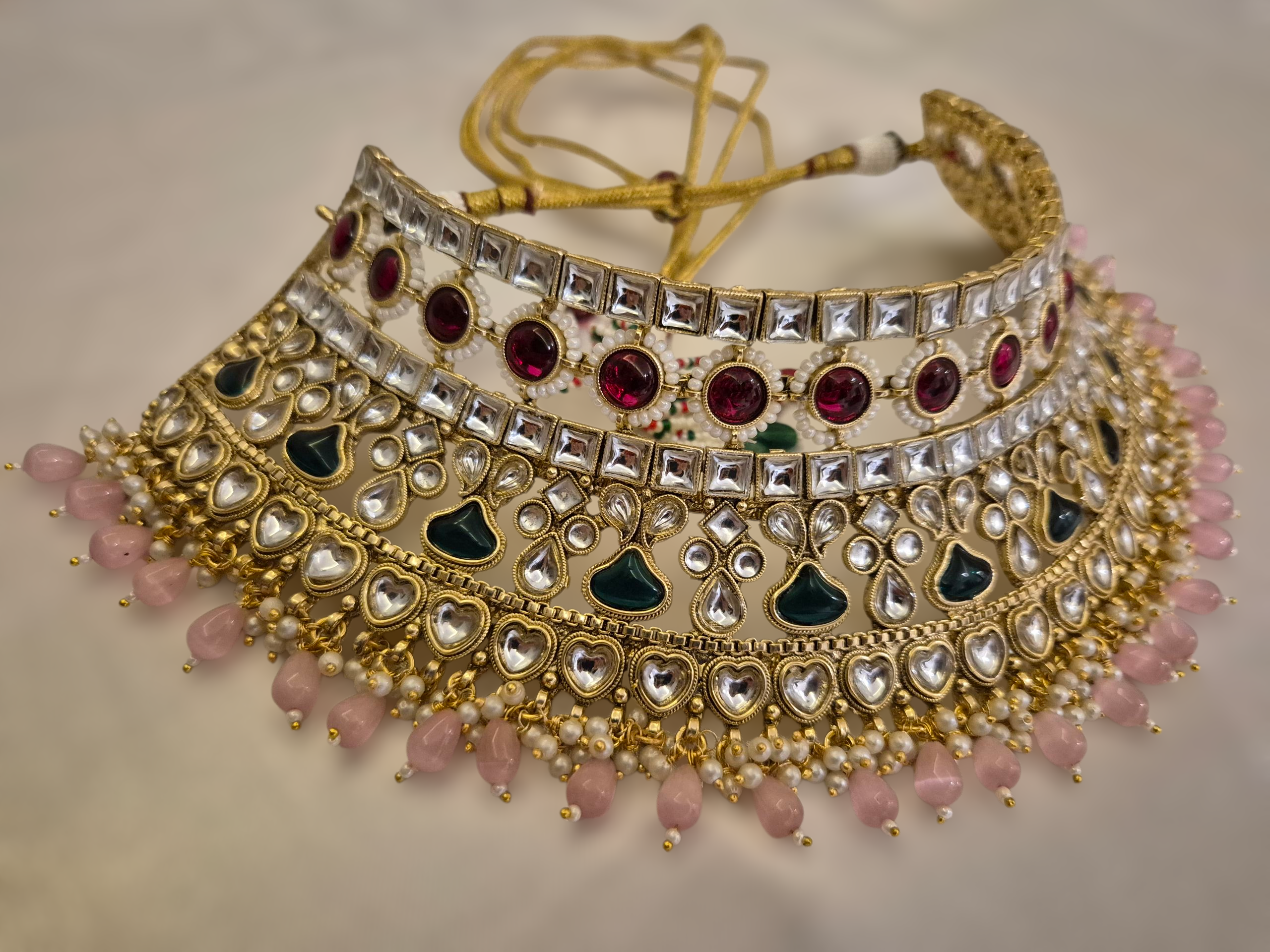 Hiraola's Product Image