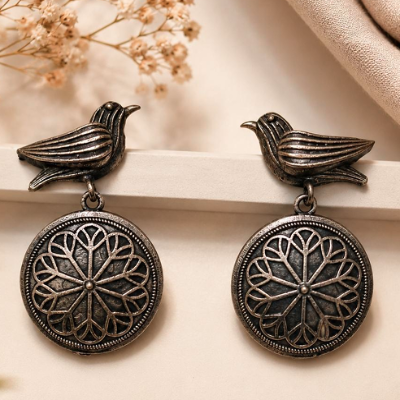 Hiraola's Product Image