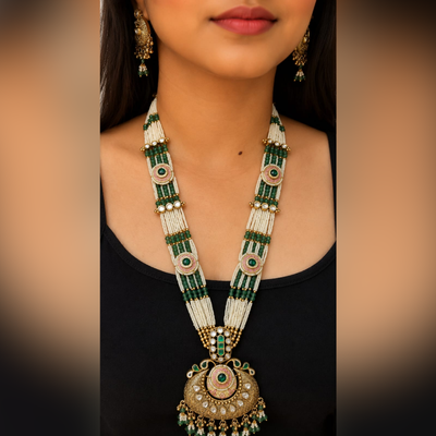 Hiraola's Product Image