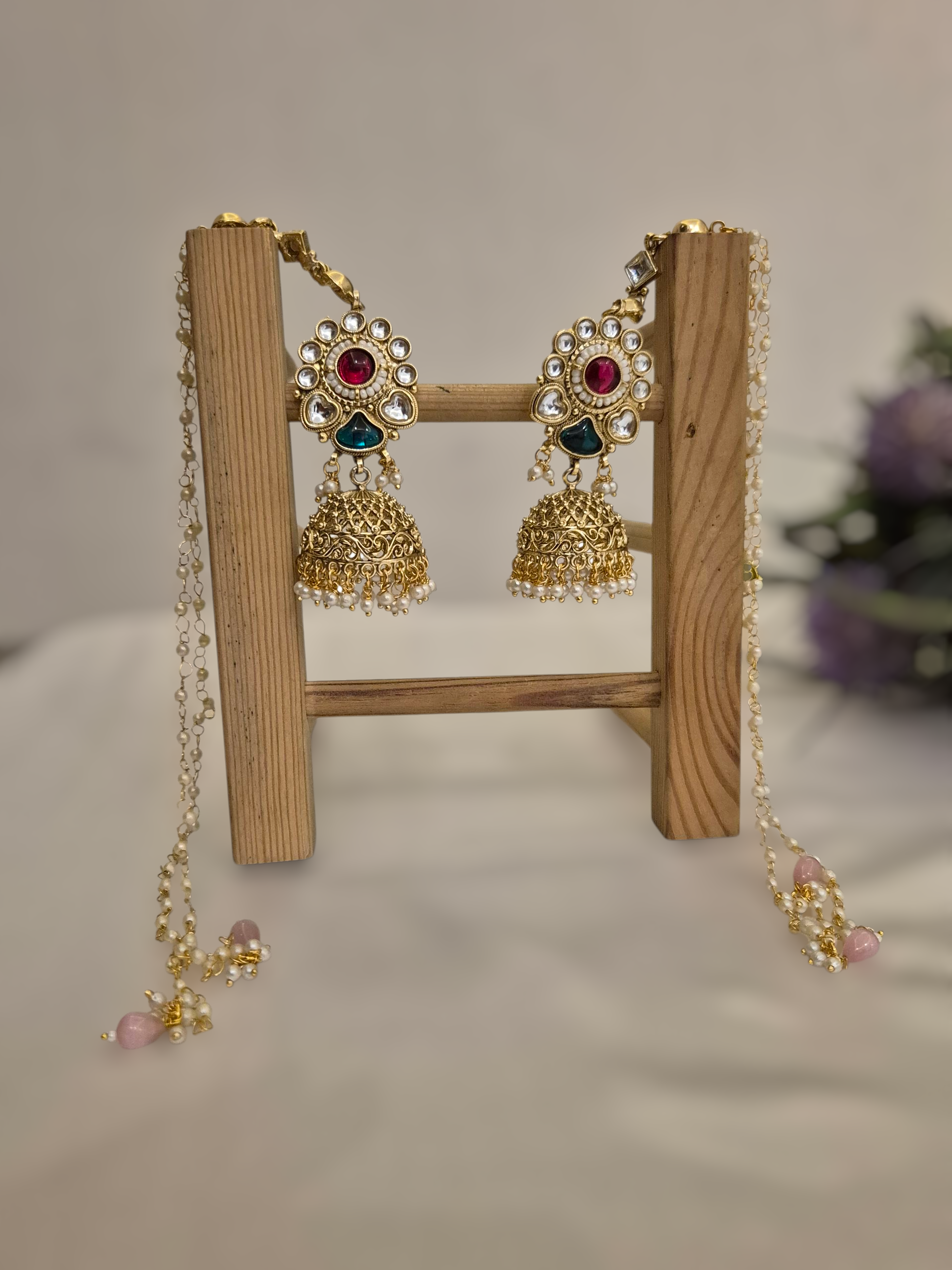 Hiraola's Product Image